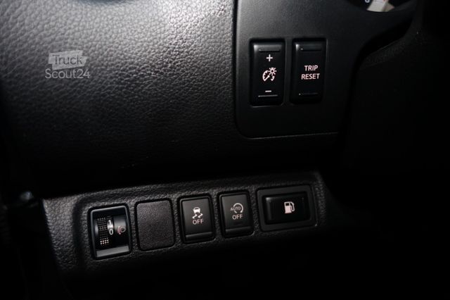 Pick-up NISSAN Navara NP300 Acenta King Cab 4x4 TüvServiceNeu