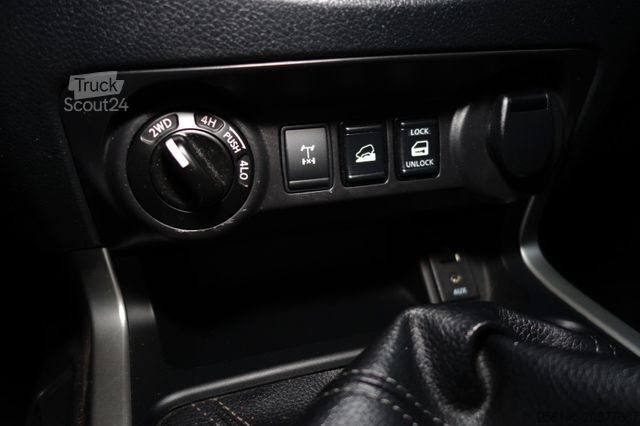 Pick-up NISSAN Navara NP300 Acenta King Cab 4x4 TüvServiceNeu