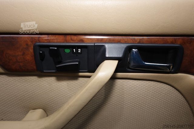 Fourgon MERCEDES-BENZ SEL 500 W126 Schiebdach Leder Langversion TüvNeu