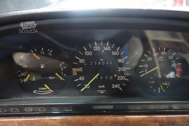 Fourgon MERCEDES-BENZ SEL 500 W126 Schiebdach Leder Langversion TüvNeu