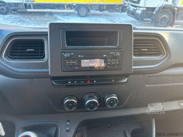 Furgons ar kasti RENAULT Master