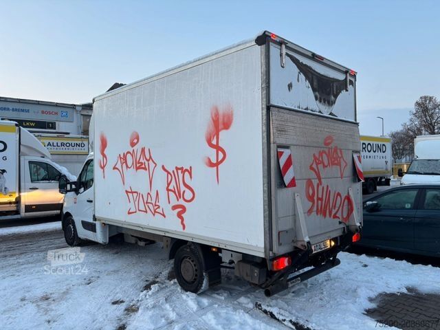 Furgon skrzyniowy RENAULT Master