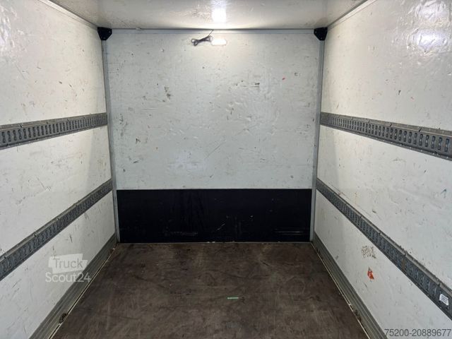 Furgons ar kasti RENAULT Master