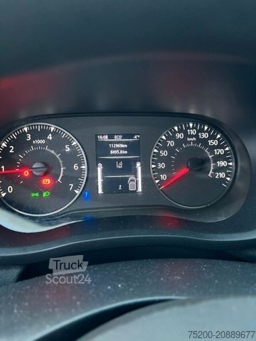 Furgon skrzyniowy RENAULT Master