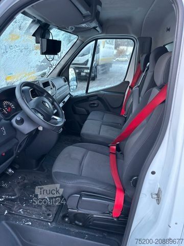 Furgons ar kasti RENAULT Master