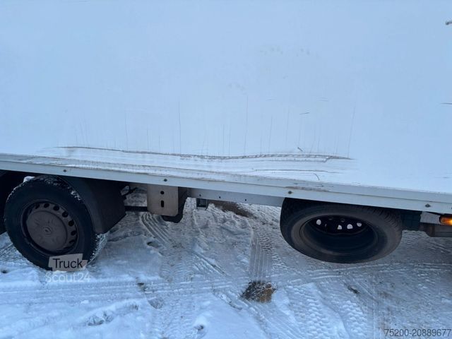 Furgons ar kasti RENAULT Master