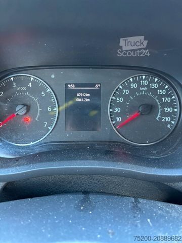 Furgon skrzyniowy RENAULT Master