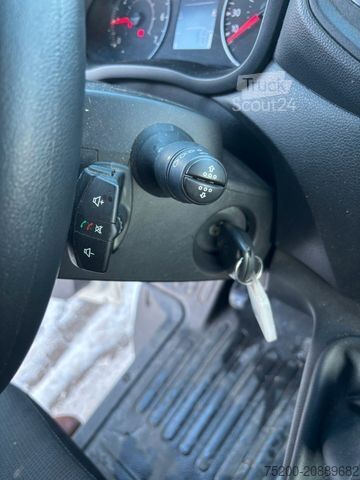 Furgons ar kasti RENAULT Master