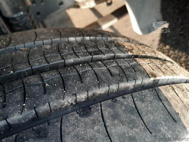 Sandučar MERCEDES-BENZ Atego 818L Koffer 7,20m LBW Euro6D