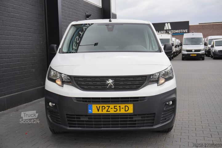 Yüksek tavanlı istasyon vagonu Peugeot Partner 1.2 110PK BENZINE ! - Airco - Cruise - ...