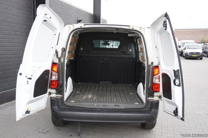 Yüksek tavanlı istasyon vagonu Peugeot Partner 1.2 110PK BENZINE ! - Airco - Cruise - ...