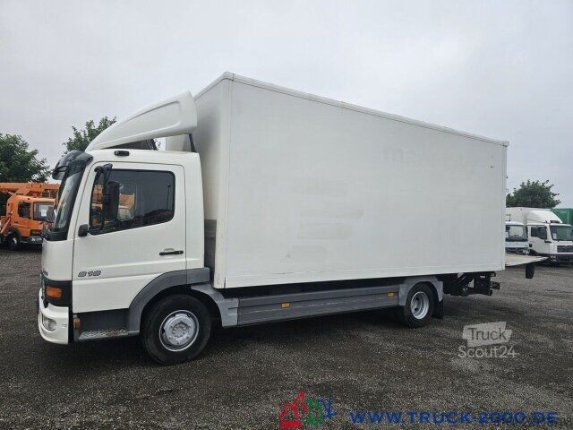 Dobozos furgon Mercedes-Benz Atego 818 Klima + Ladebordwand BÄR 1.000 Kg