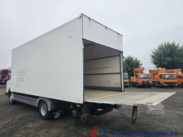 Dobozos furgon Mercedes-Benz Atego 818 Klima + Ladebordwand BÄR 1.000 Kg