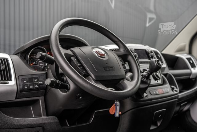 Furgão fechado FIAT Ducato **2.3 MultiJet | Bakwagen met Laadklep |