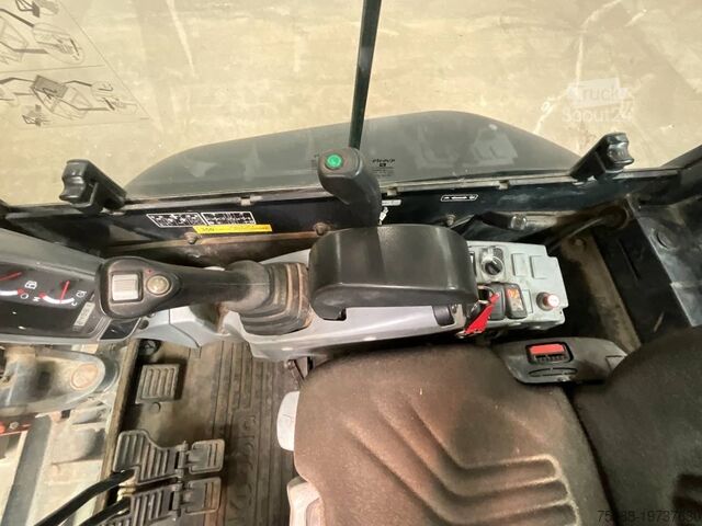 Mini excavator Kubota U 27-4 HI