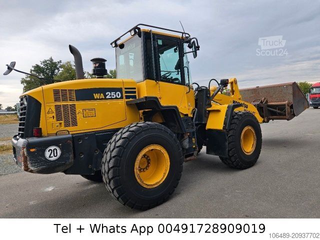 Cargadora de ruedas KOMATSU WA250PZ-6 .2Stüe nellwe.