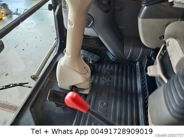 Excavadora móvil KOMATSU PW 148-8