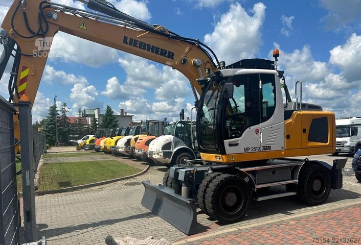Pelle sur pneus Liebherr 914