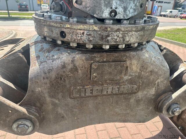 Pelle sur pneus Liebherr 914