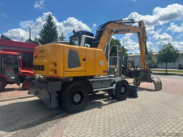 Pelle sur pneus Liebherr 914