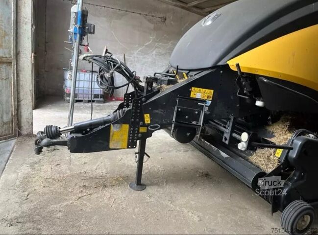 Presse à balles (agriculture) New Holland BB 1270