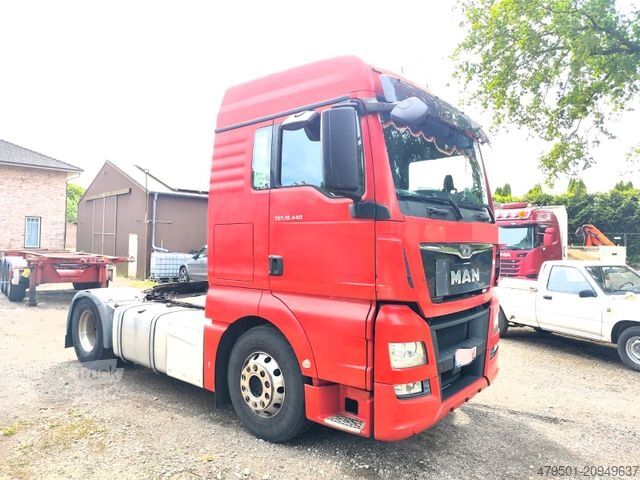 Nákladní vůz na nebezpečné materiály MAN TGX 18.440 XLX ADR KOMPRESSOR / 4x2