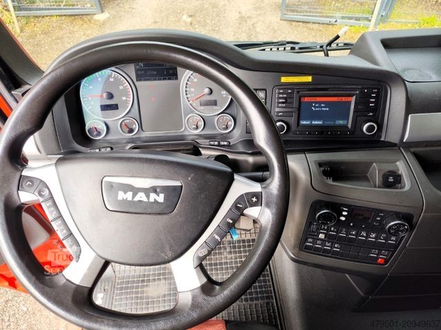 Nákladní vůz na nebezpečné materiály MAN TGX 18.440 XLX ADR KOMPRESSOR / 4x2