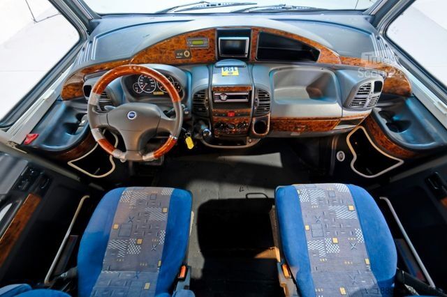 Integruota kemperis EURAMOBIL I 810 EB/Einzelbetten/Garage/Klima/Solar/Markise