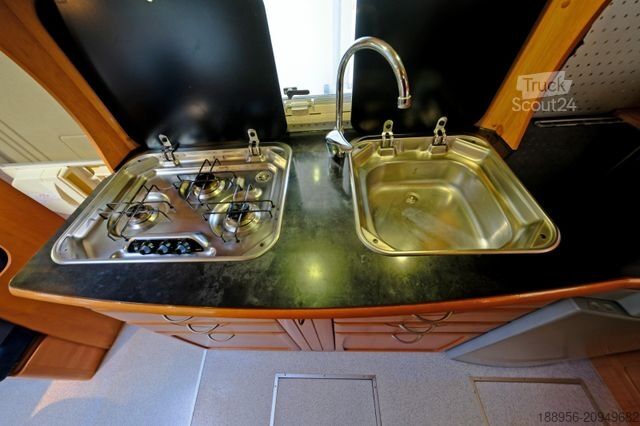 Integruota kemperis EURAMOBIL I 810 EB/Einzelbetten/Garage/Klima/Solar/Markise