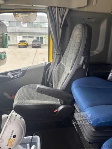 Skriňové nákladné vozidlo VOLVO FH 420