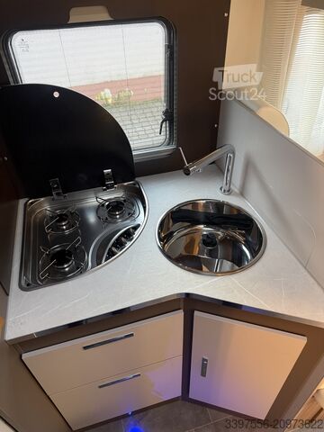 Autorulotă semi-integrată Ahorn Alaska TQ Plus