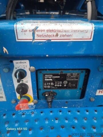 Žirklinis keltuvas SkyJack SJIII 3219