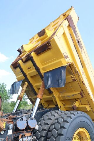Dumper Komatsu HD405 -8E0 | 77 TON | GOOD TIRES