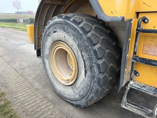 Chargeuse Caterpillar 966H