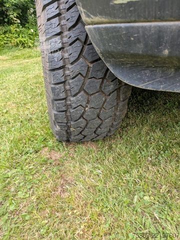 Pick-up DODGE RAM 2500-Grün foliert-original Weiß - unfallfrei