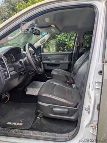 Pick-up DODGE RAM 2500-Grün foliert-original Weiß - unfallfrei
