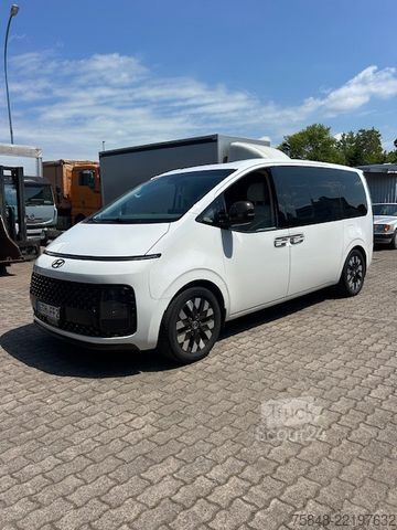 Kleinbus HYUNDAI STARIA 2.2 CRDi Signature-4WD-Bose-Pano-Voll