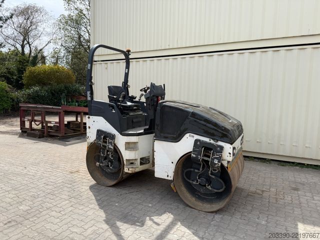 Walzenzug BOMAG BW135AD-5 / 2015 BJ / 1.979H / 3.9 T