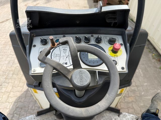 Walzenzug BOMAG BW135AD-5 / 2015 BJ / 1.979H / 3.9 T