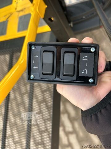 Minibús MERCEDES-BENZ Sprinter 311 Mobility 23 LIFT Rollstuhlbus