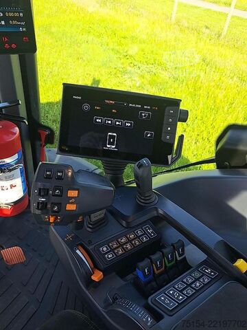Traktor Valtra Q305