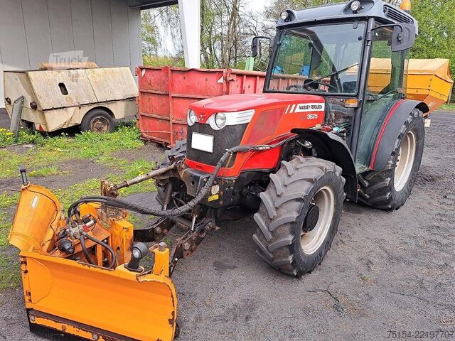 Traktor Massey Ferguson MF 3625 mit kompletter Winterausrüstung