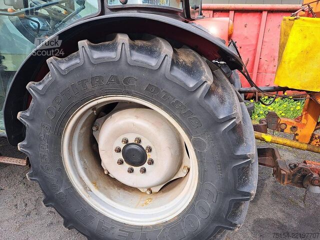 Traktor Massey Ferguson MF 3625 mit kompletter Winterausrüstung