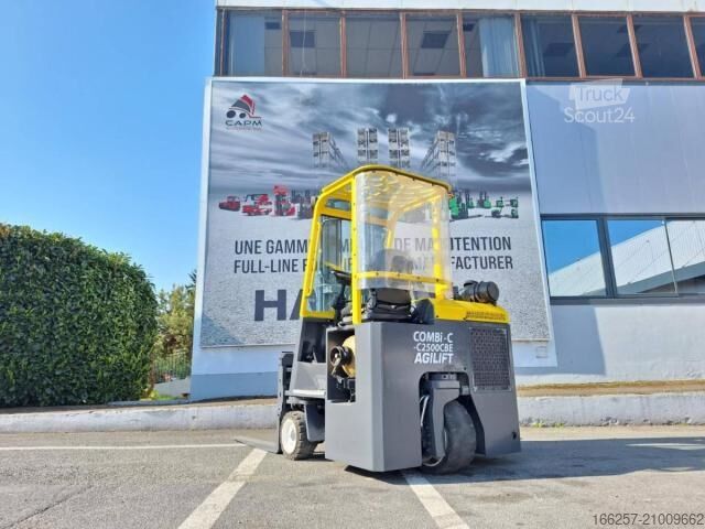 Chariot élévateur multidirectionnel Combilift C2500CB