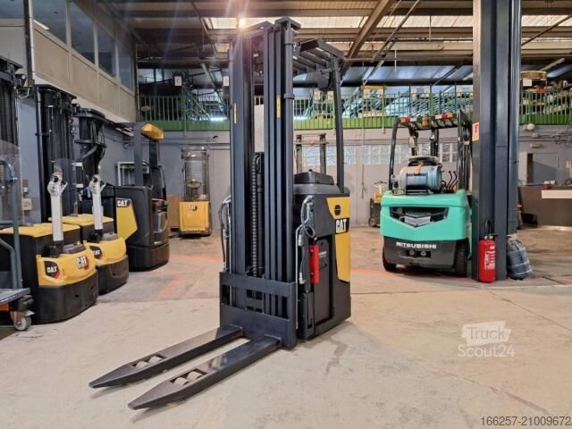 Gerbeur manuel Caterpillar NSR16N