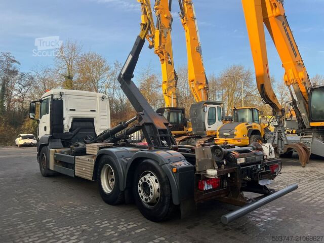 Containertransport (haakarmsysteem) MAN TGS 26.440