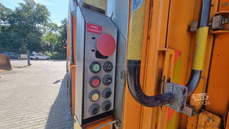 Vuilniswagen Scania R360