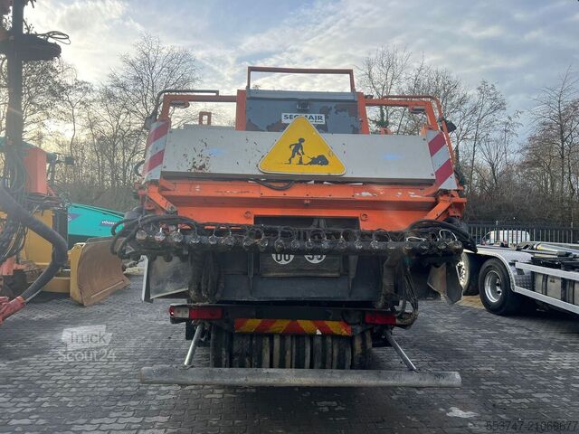 Asphalt machine Renault Lander 380 DXI