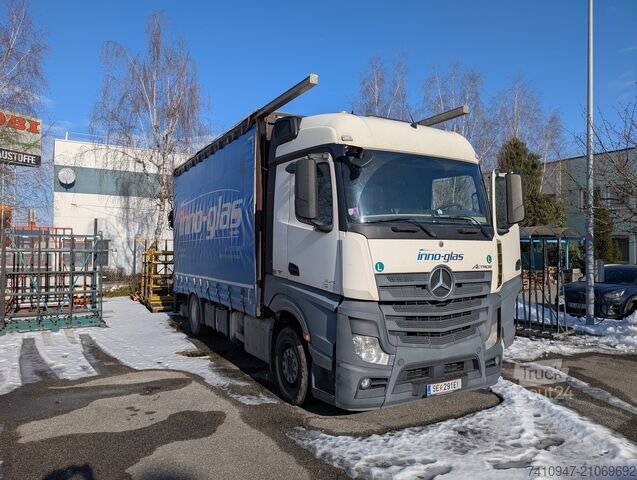 Tovornjak z nakladalnim žerjavom Mercedes-Benz Actros 1845