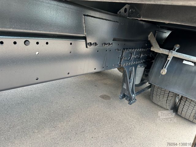 Tovornjak s ploščadjo MAN TGM 15.250 Koffer KRAN 14m FUNK EDSCHA